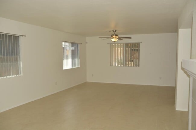 Foto del edificio - 13686 Sylvan Oaks St