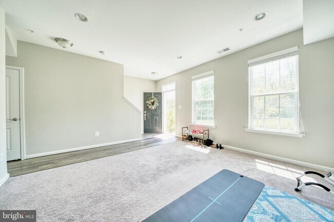 Foto del edificio - 18318 Woodhouse Ln