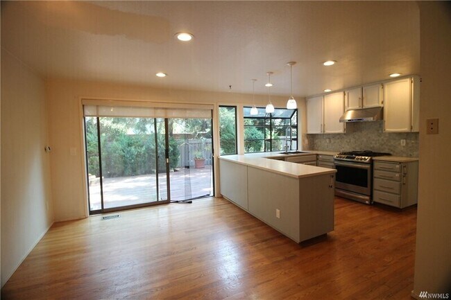 Photo - 1620 159th Pl NE Townhome