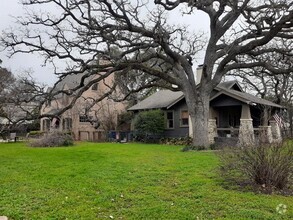 Building Photo - 3414 Bridle Path