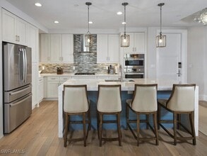 Building Photo - 1135 3rd Ave S