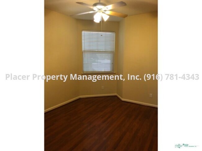 Foto del edificio - Roseville,  3 bedroom plus den, 3 bathroom...