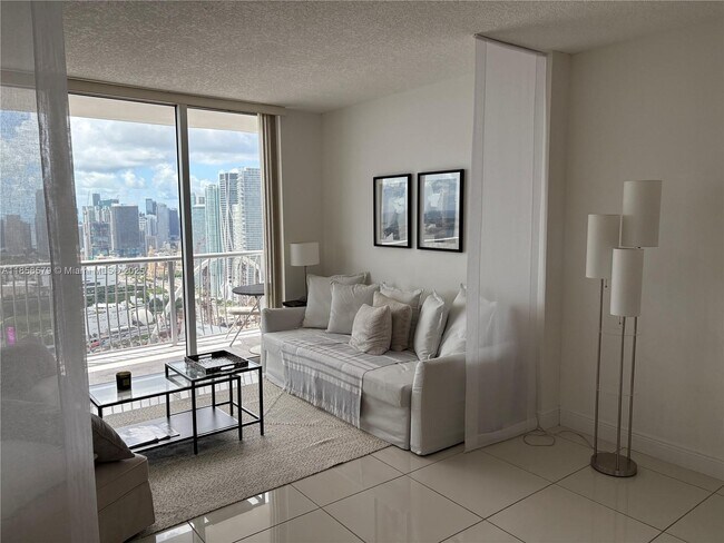 Foto del edificio - 1750 N Bayshore Dr
