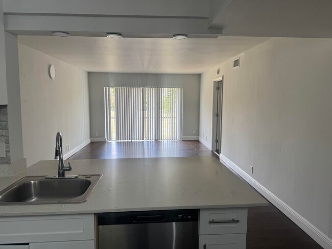 Building Photo - 4871 Arjaro Dr