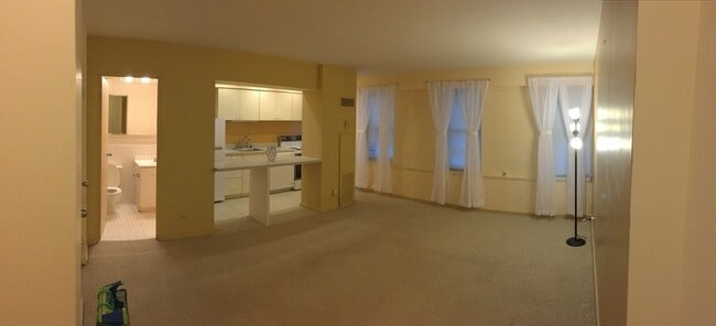 Photo - BEAUTIFUL STUDIOAPARMENT IN BURNHAM PLAZA WITH 1.0 BATH Apartment