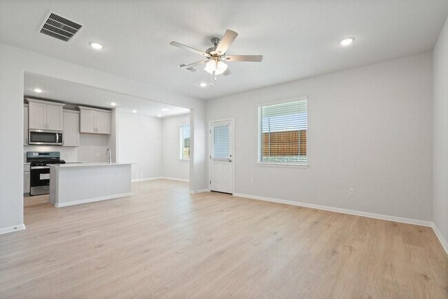 Foto del edificio - 668 Backstays Lp