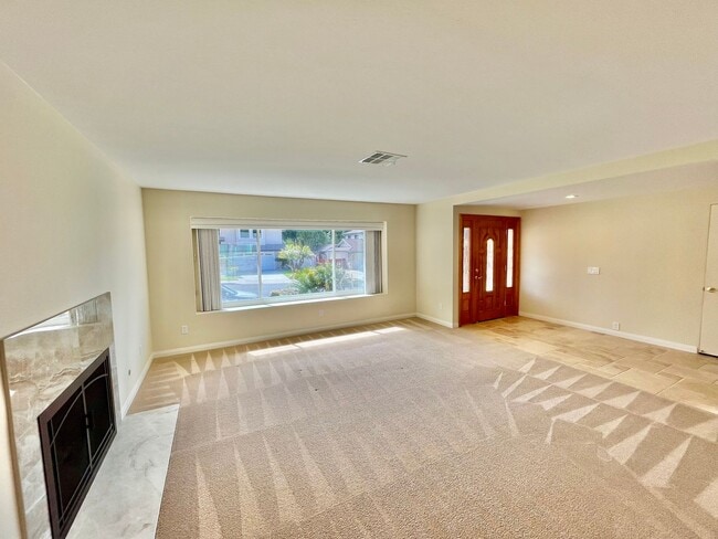Building Photo - Beautiful 3B 3BA Home in Pacific Beach