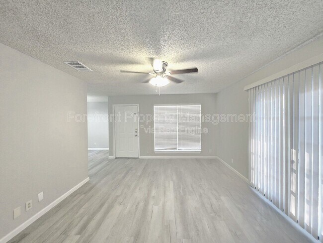 Foto del edificio - 5507 Roanwood