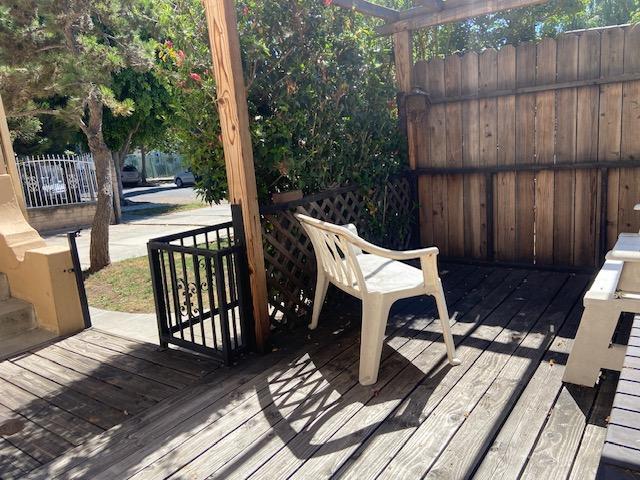 Foto del edificio - 744 N Ridgewood Pl