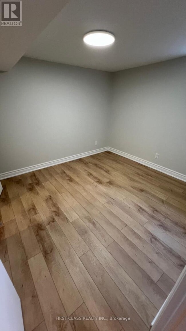 Building Photo - 989 McBride Ave