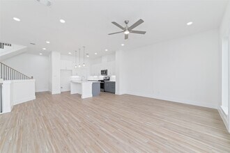 Building Photo - 2107 Holman St
