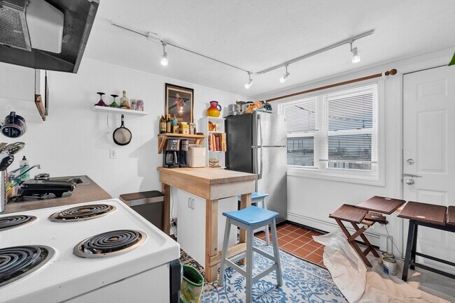 Foto del edificio - 495 E 7th St