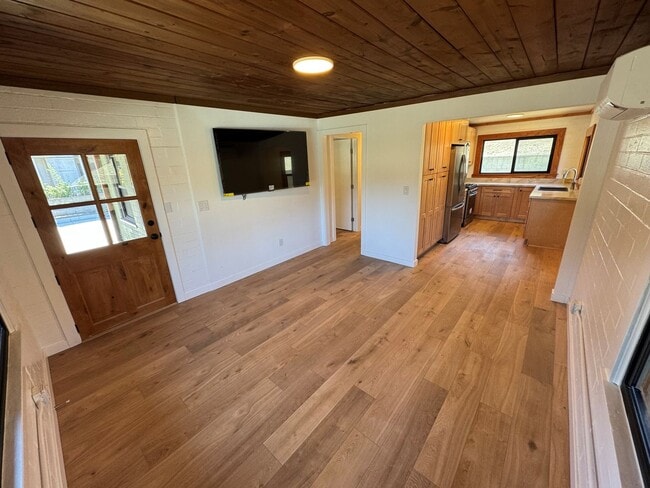 Building Photo - 8220 Edison Dr