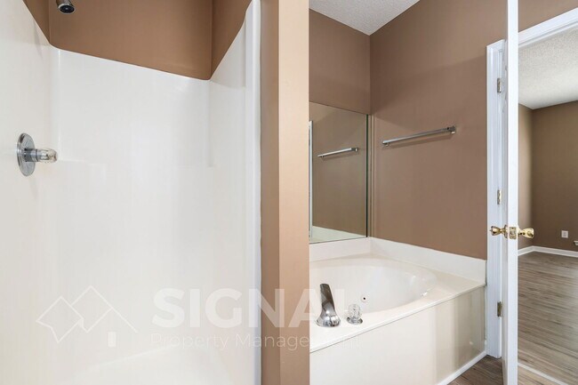 Foto del edificio - 1719 Annendale Dr