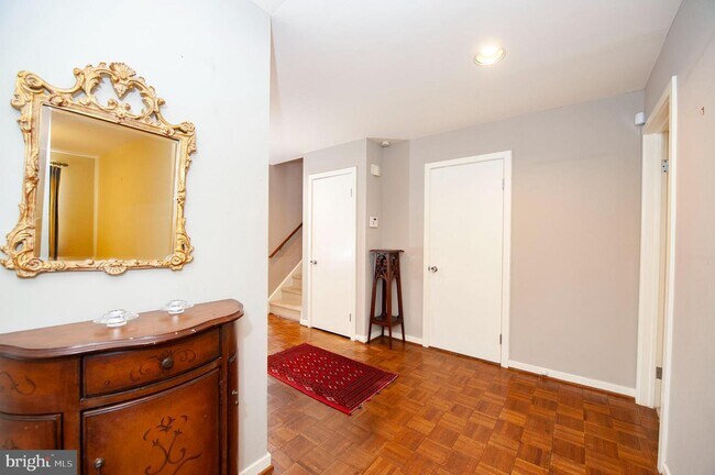 Foto del edificio - 138 Montrose Ave