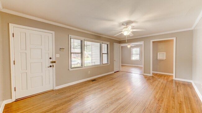 Building Photo - 56 E 52nd St