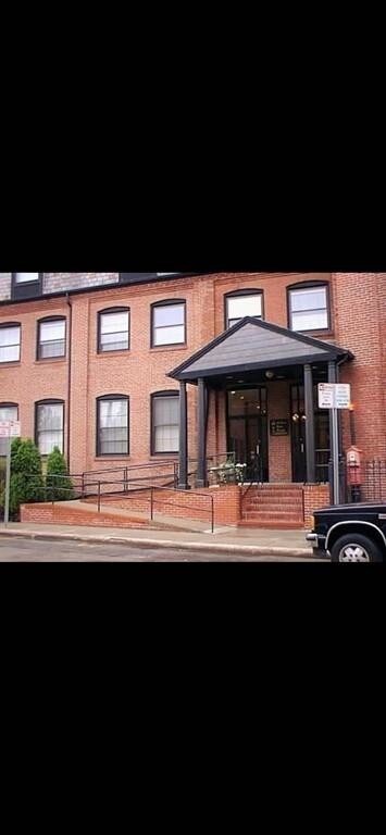 Primary Photo - 10 Weston Ave