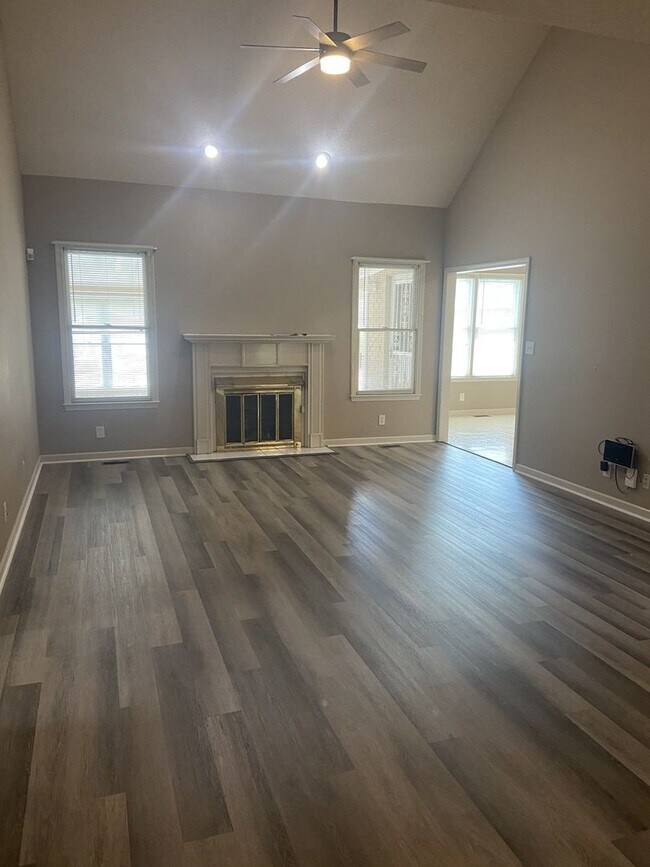 Building Photo - 4237 Trenton Rd