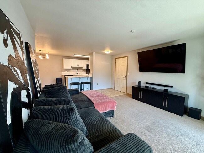 Building Photo - Burien Condo