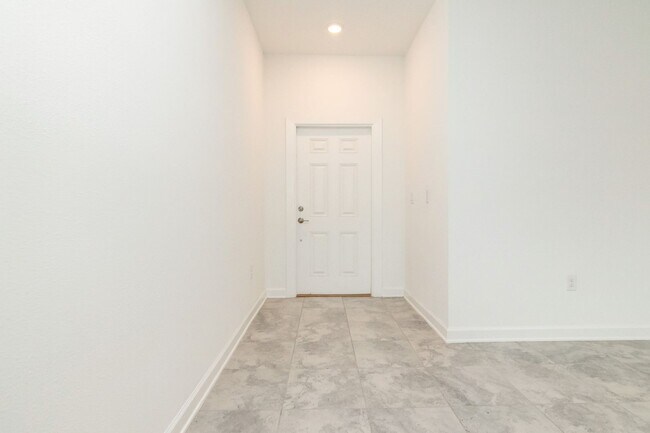 Foto del edificio - Spacious 4Bed/2.5Bath Home FOR RENT in the...