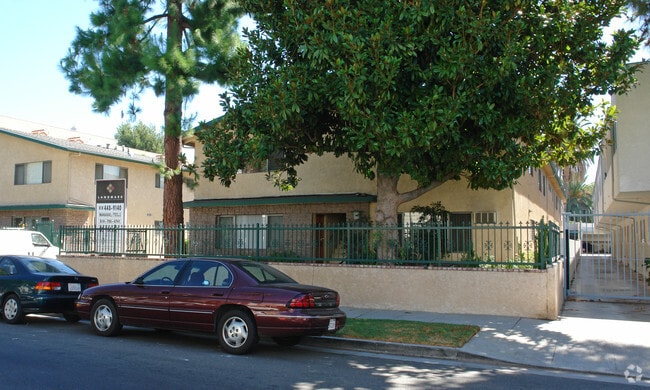 Building Photo - 4348 Ventura Canyon Ave
