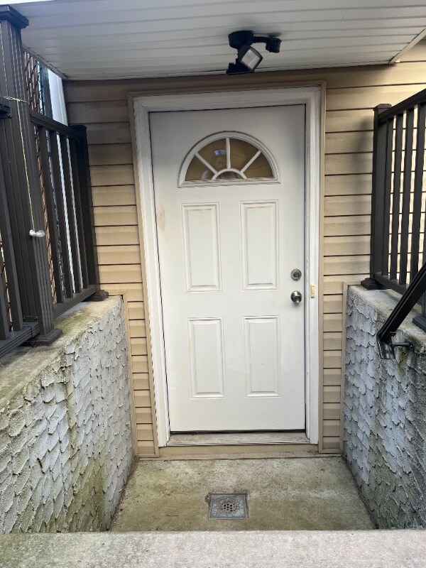 Primary Photo - 226 Edgegrove Ave
