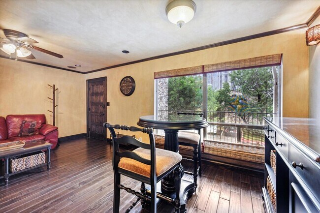 Foto del edificio - 500 E Riverside Drive Unit 254