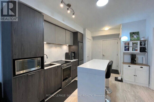 Photo du bâtiment - 70 Annie Craig Dr