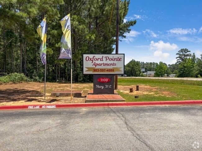 Building Photo - Welcome to Oxford Pointe Apartments – Comf...