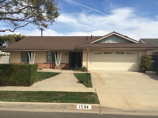 Primary Photo - 1534 Loma Dr