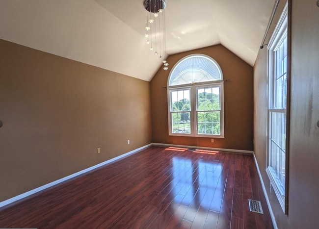 Building Photo - 3 Kaylin Cor