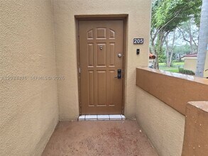 Building Photo - 15505 N Miami Lakeway