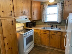 Building Photo - 266 Chellis St