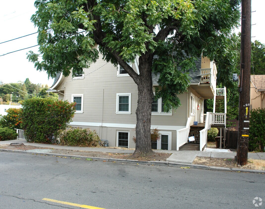 Building Photo - 1515 Pine