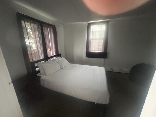 Foto del edificio - 1015 Pine Ave