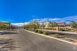 Building Photo - 4445 Panoramic View Ave