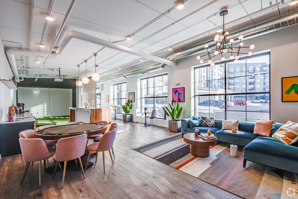 Simulador de golf sala de estar - Beyond Woodbury