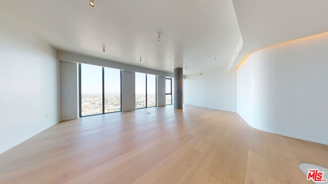 Building Photo - 2801 Sunset Pl
