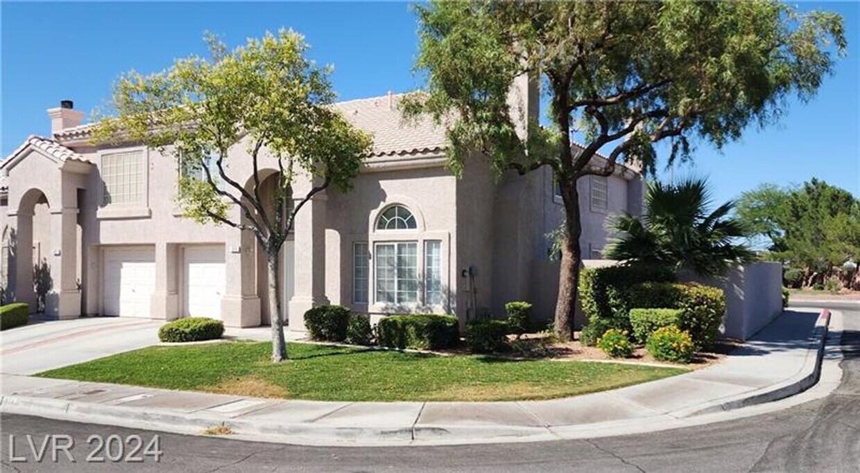 Primary Photo - Townhome in desired location!