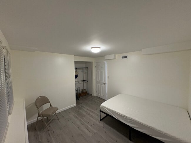 Foto del edificio - 91 Taylor Ave