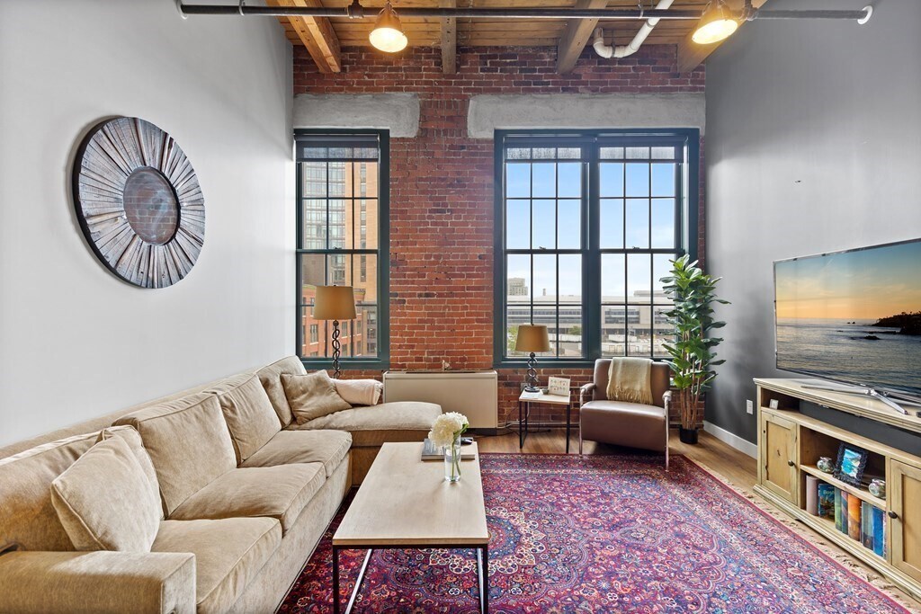 Foto principal - 63 Melcher St