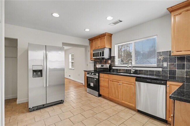 Foto del edificio - 3036 Peeler Rd