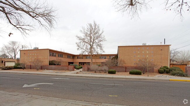 Building Photo - 1405 San Carlos Dr SW