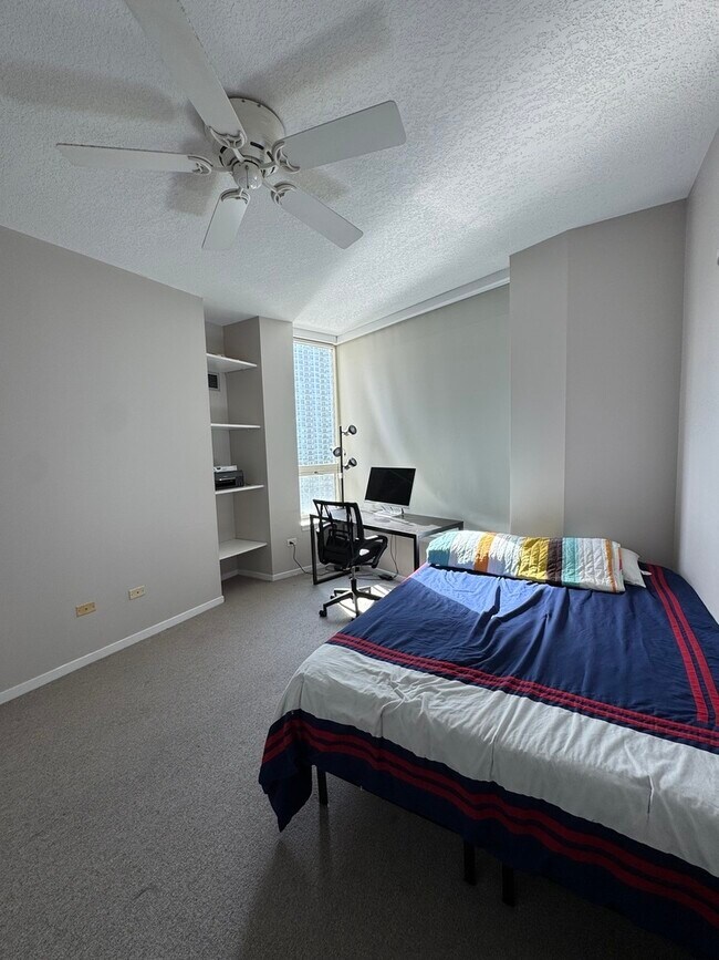 Foto del edificio - 600 N Kingsbury St