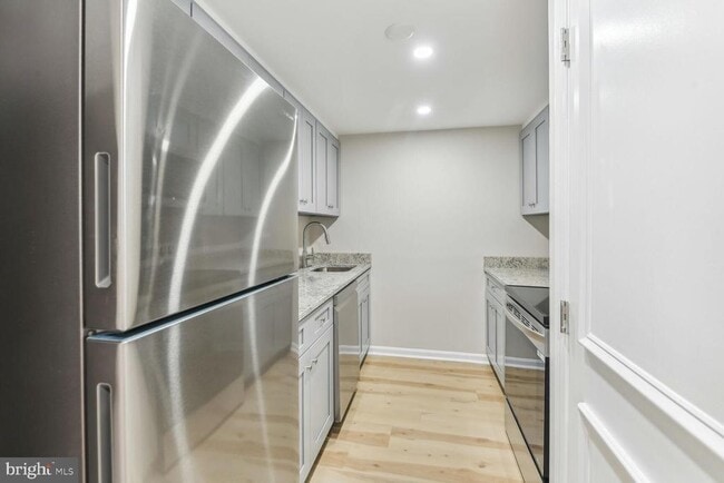 Foto del edificio - 327 8th St NE