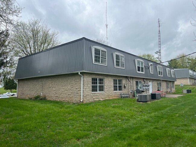 8 Unit Built 1971 - 701-709 Etzler Dr