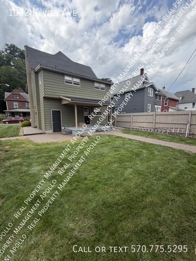 Foto del edificio - 1032 Dewey Ave