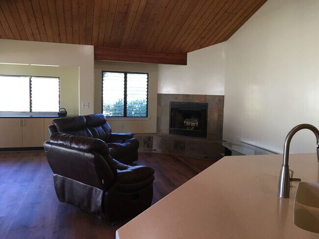 Building Photo - Private Home in Kea'au Ag Lots Subdivision