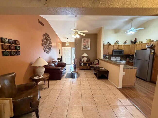 Foto del edificio - 6761 S Oakmont Dr