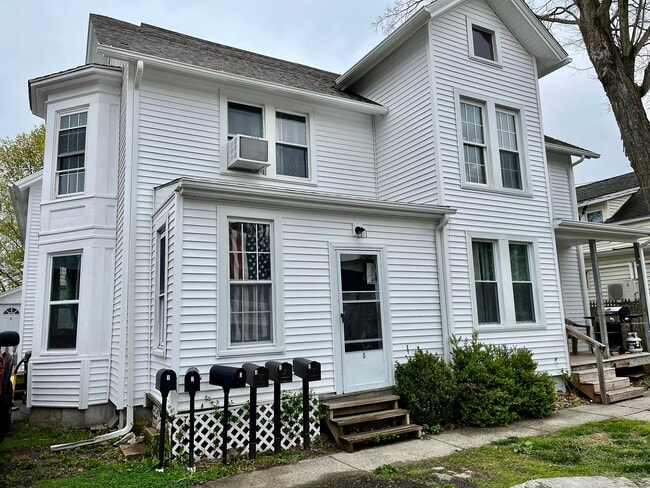Building Photo - 83 Lebanon Ave